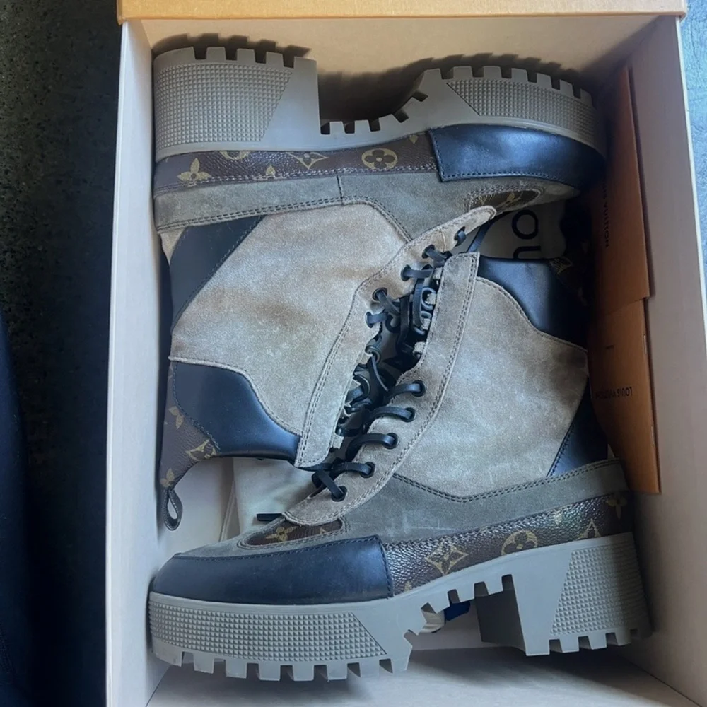 Louis Vuitton Taupe and Black Boots - Picture 3 of 9
